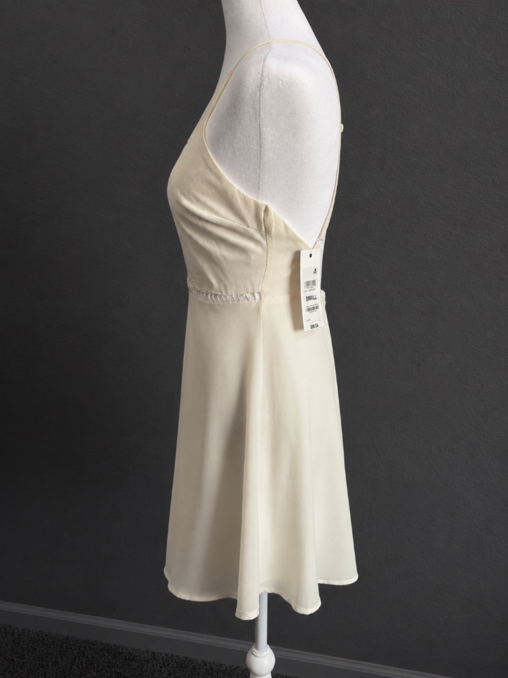 New W/Tags Lush Off-White Halter Embroidered Bodice Mini Dress Size Small - Picture 4 of 12